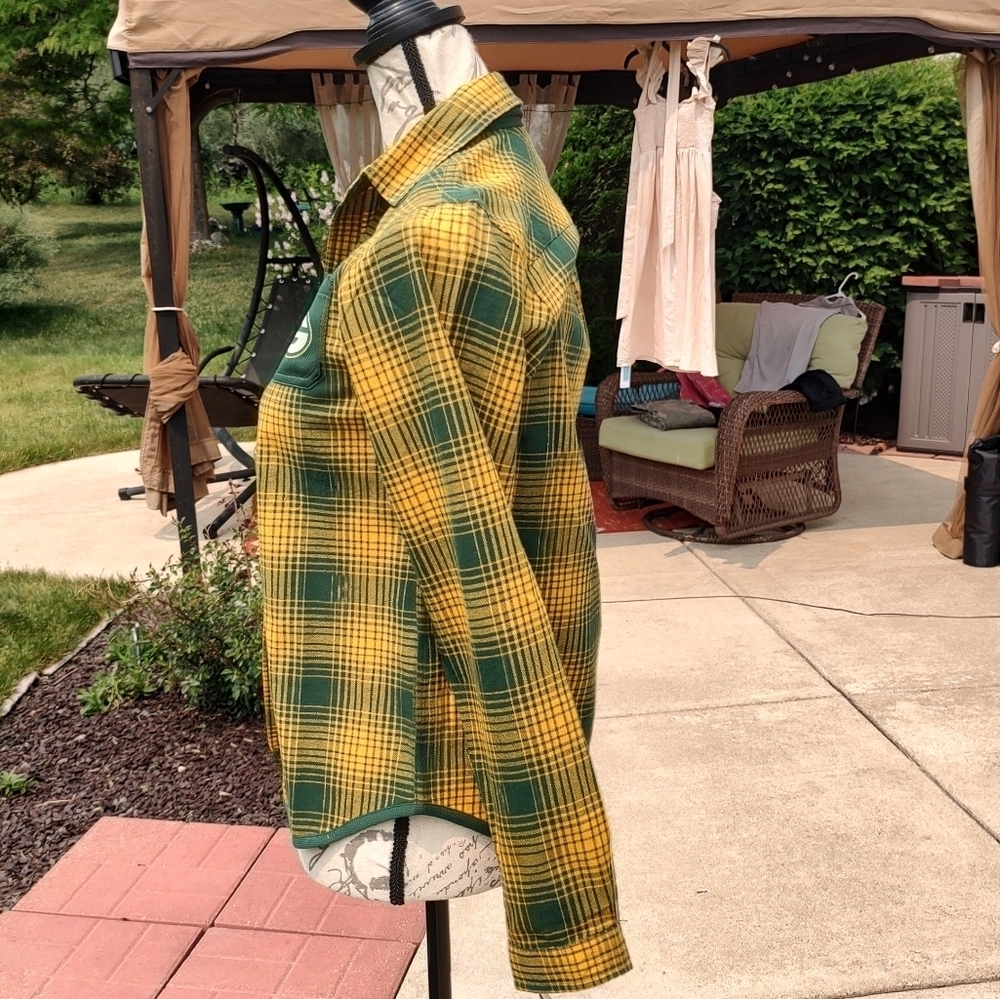 💥 3/$20 NFL Team Apparel Youth Medium Long Sleeve Plaid Shirt! NWT - Picture 4 of 8
